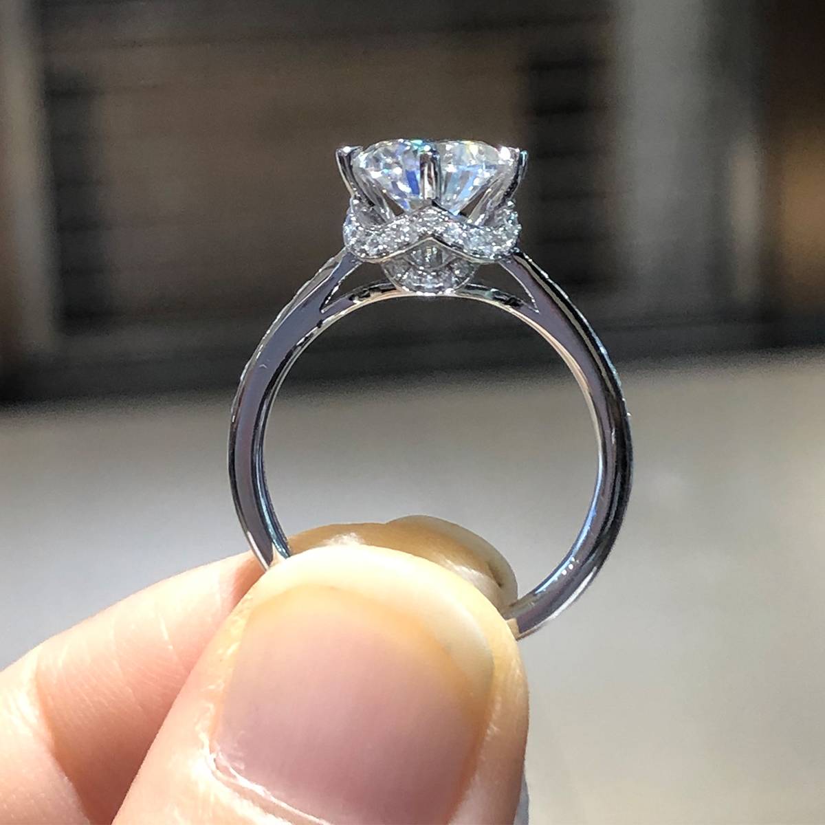 Flower bud four claw women's ring S925 silver plated platinum customized main stone moissanite  2.0ct/secondary stone high carbon diamond